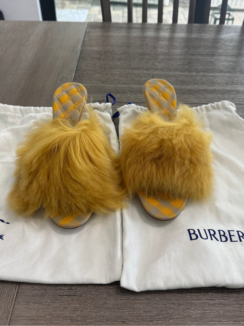 Burberry Mustard Yellow 100% Shearling Fur Slide Sandals - Picture 2 of 12